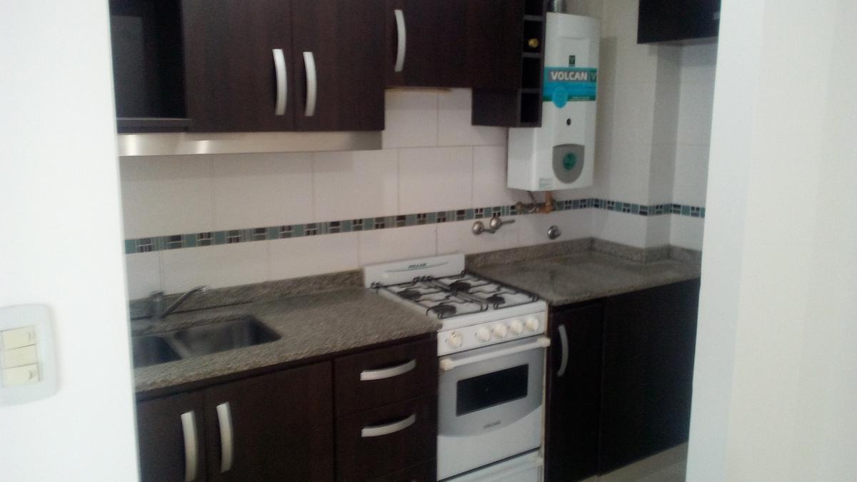 VENTA DE DEPARTAMENTO DE 2 AMBIENTES CON 2 PATIOS EN RAMOS MEJIA SUR