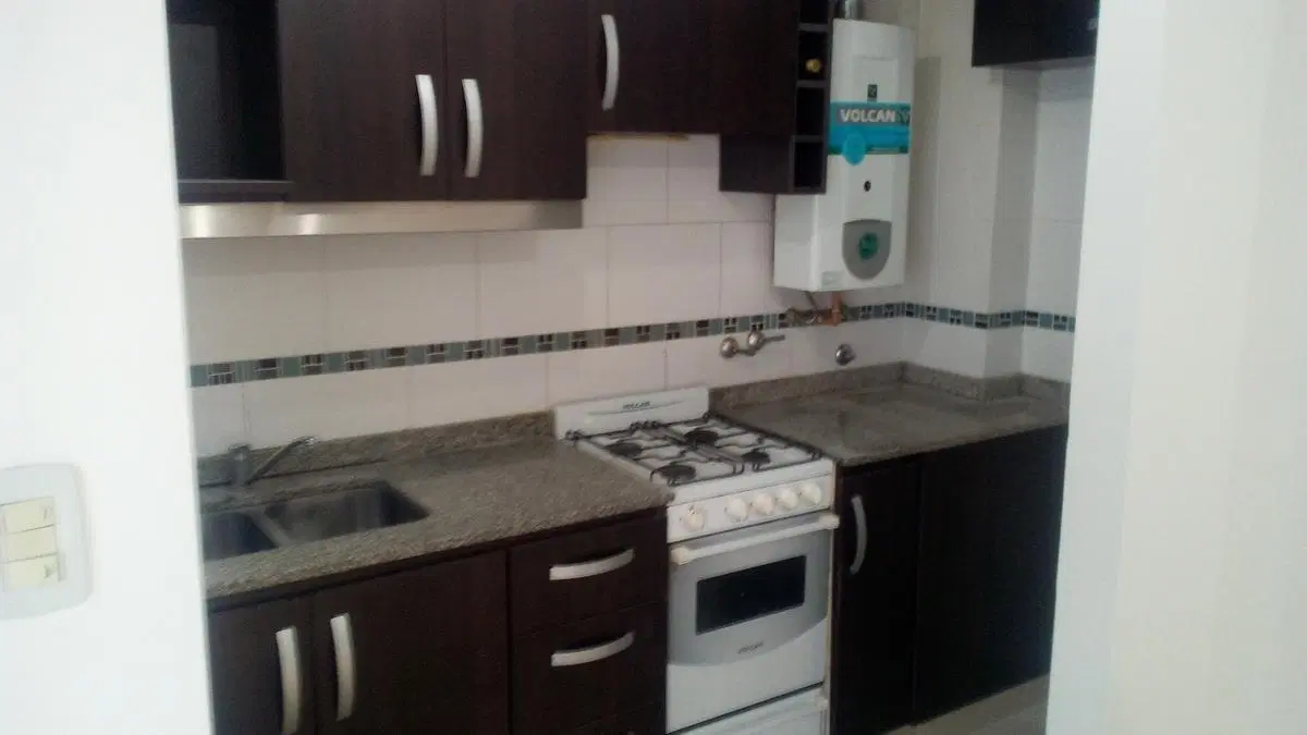 VENTA DE DEPARTAMENTO DE 2 AMBIENTES CON 2 PATIOS EN RAMOS MEJIA SUR 5