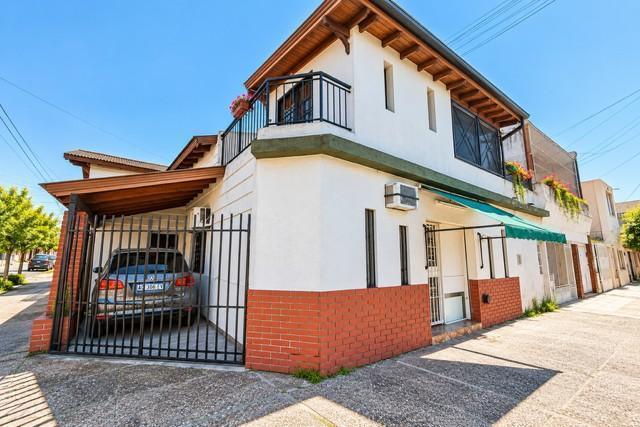 Foto de Casa en venta Ramos Mejía con Local comercial, imagen 1