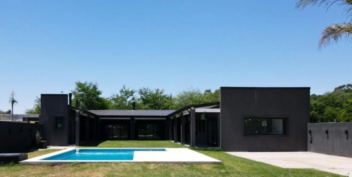 CASA 5 AMBIENTES CON PILETA TERRENO 1130 m2