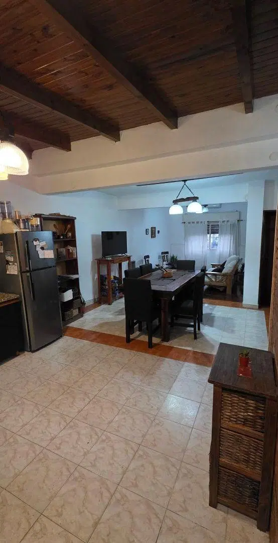 CASA EN VENTA 3 DORMITORIOS CON PARQUE 2