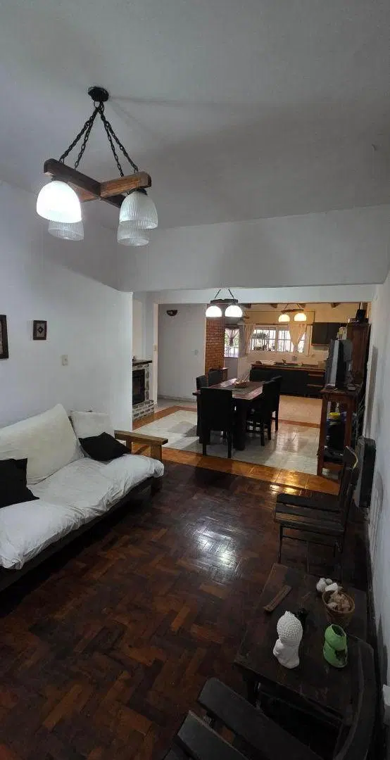 CASA EN VENTA 3 DORMITORIOS CON PARQUE 4