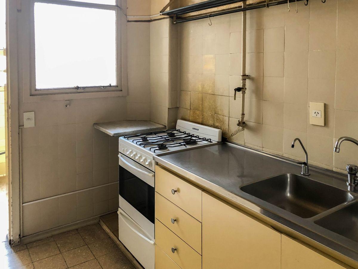 Foto de Departamento en venta Frente 3 Dorm. con balcón en Recoleta, imagen 2