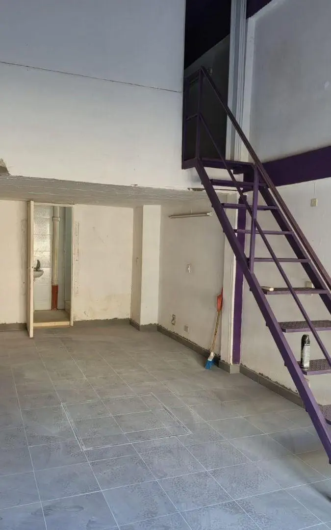 BUEN LOCAL COMERCIAL S/RAWSON 2