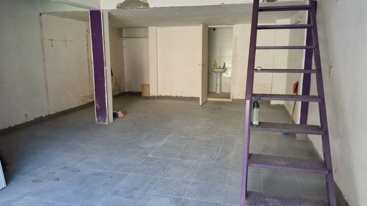 BUEN LOCAL COMERCIAL S/RAWSON 4