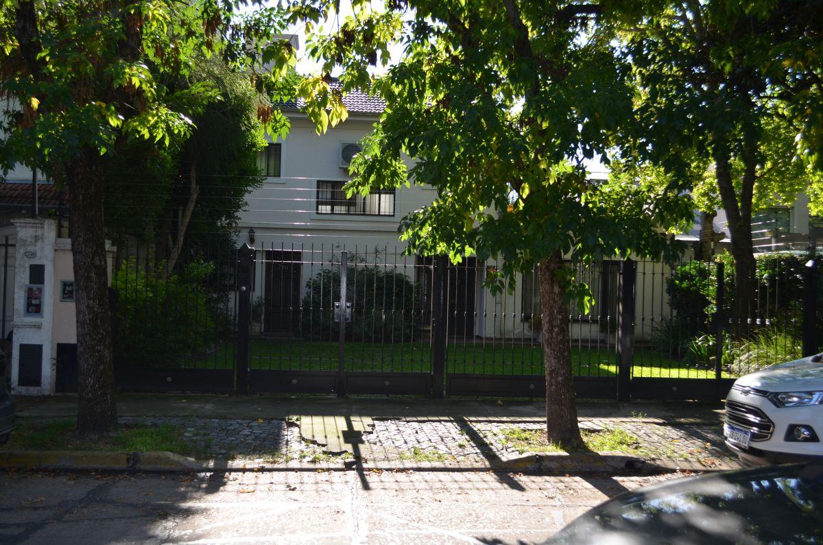 MUY BUENA CASA EN EXCELENTE UBICACIÓN