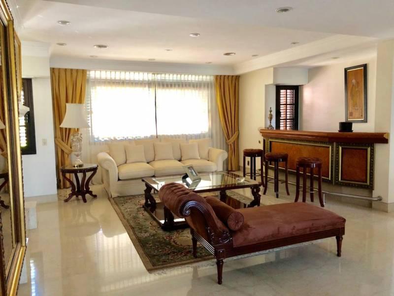 Importante Chalet en Venta, Ubicado en Vicente López. 4