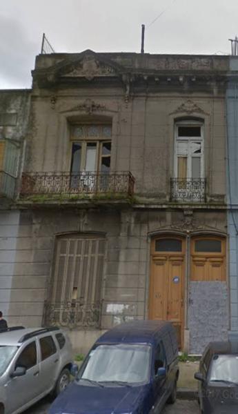 Lote con dos PH en block en Venta para reciclar o demoler.