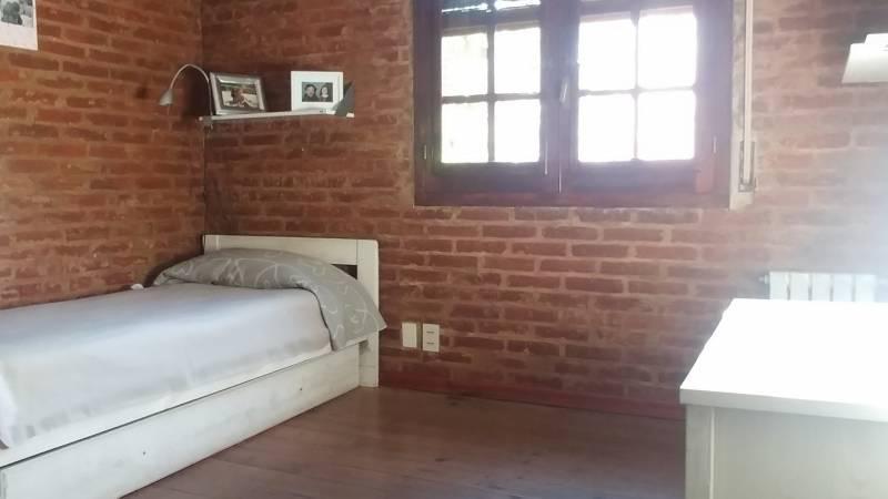 Casa en Venta, 3 Plantas, Jardín y Pileta - Ubicada en Martínez.