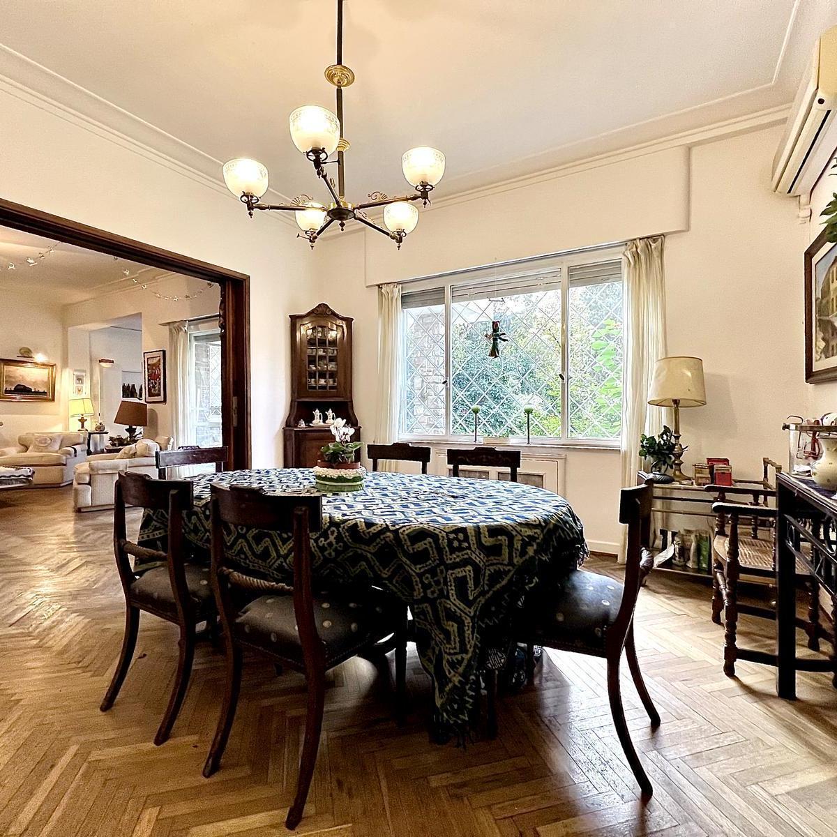 Casa en Venta de 3 Plantas con Fantástico Jardín, Pileta y Cochera - Vicente López 4