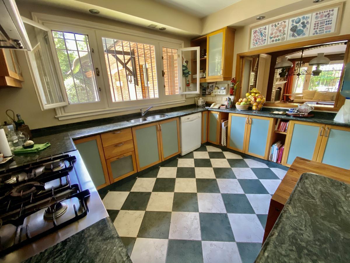 Espectacular Casa en Venta de 2 Plantas - La Horqueta 1