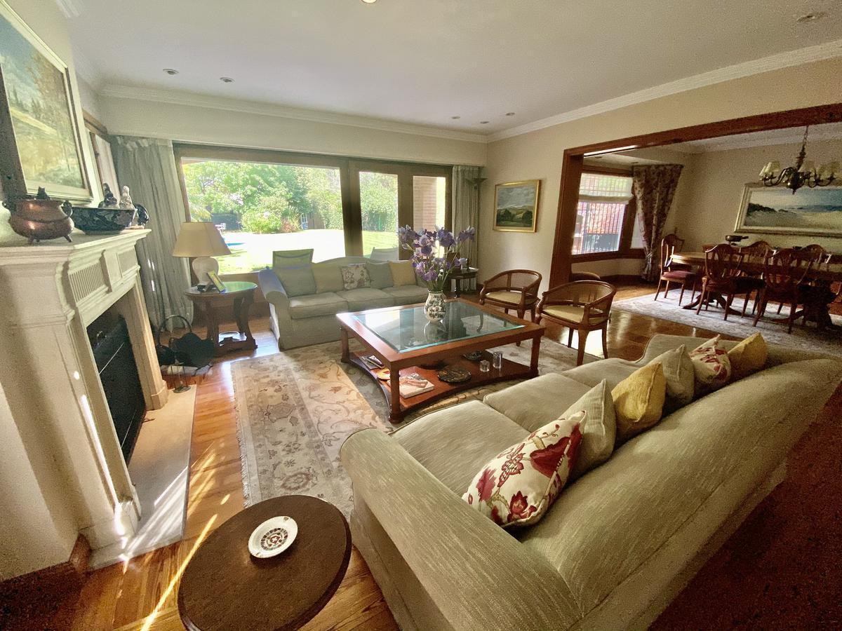 Espectacular Casa en Venta de 2 Plantas - La Horqueta 2