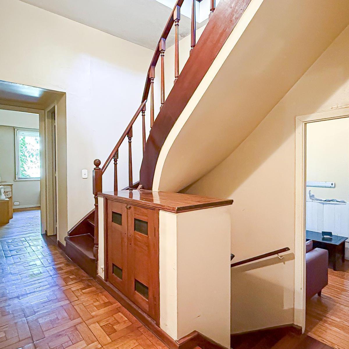 Casa en Venta, 2 Plantas, con Jardín, Pileta y Cochera - Vicente López 4