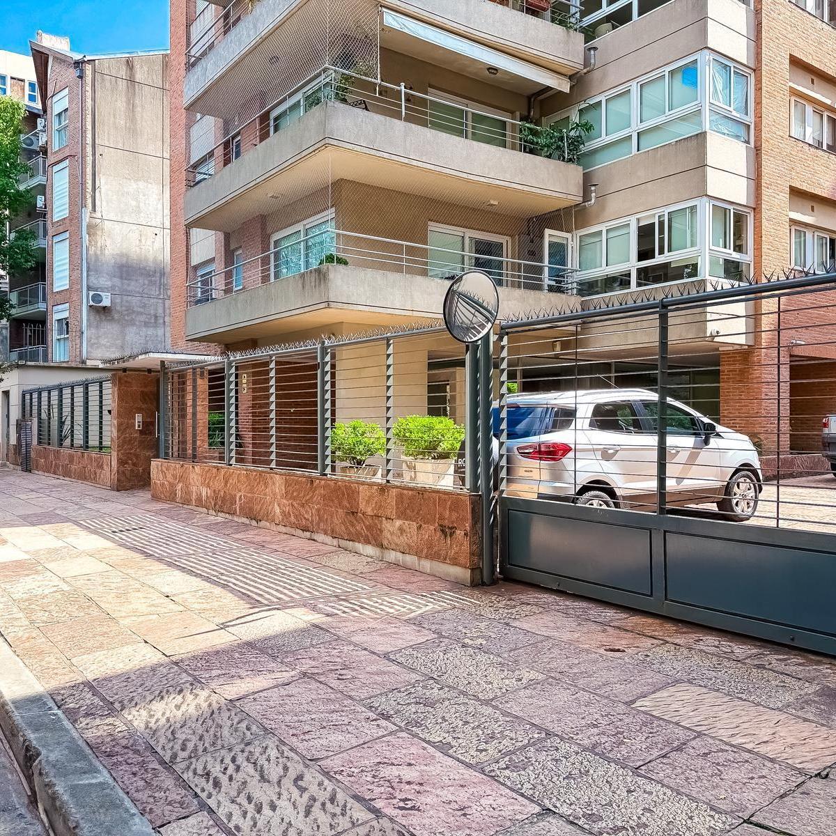 Cochera de 13 m² en Venta en Edificio Laguzzi - Excelente Ubicación en Martínez