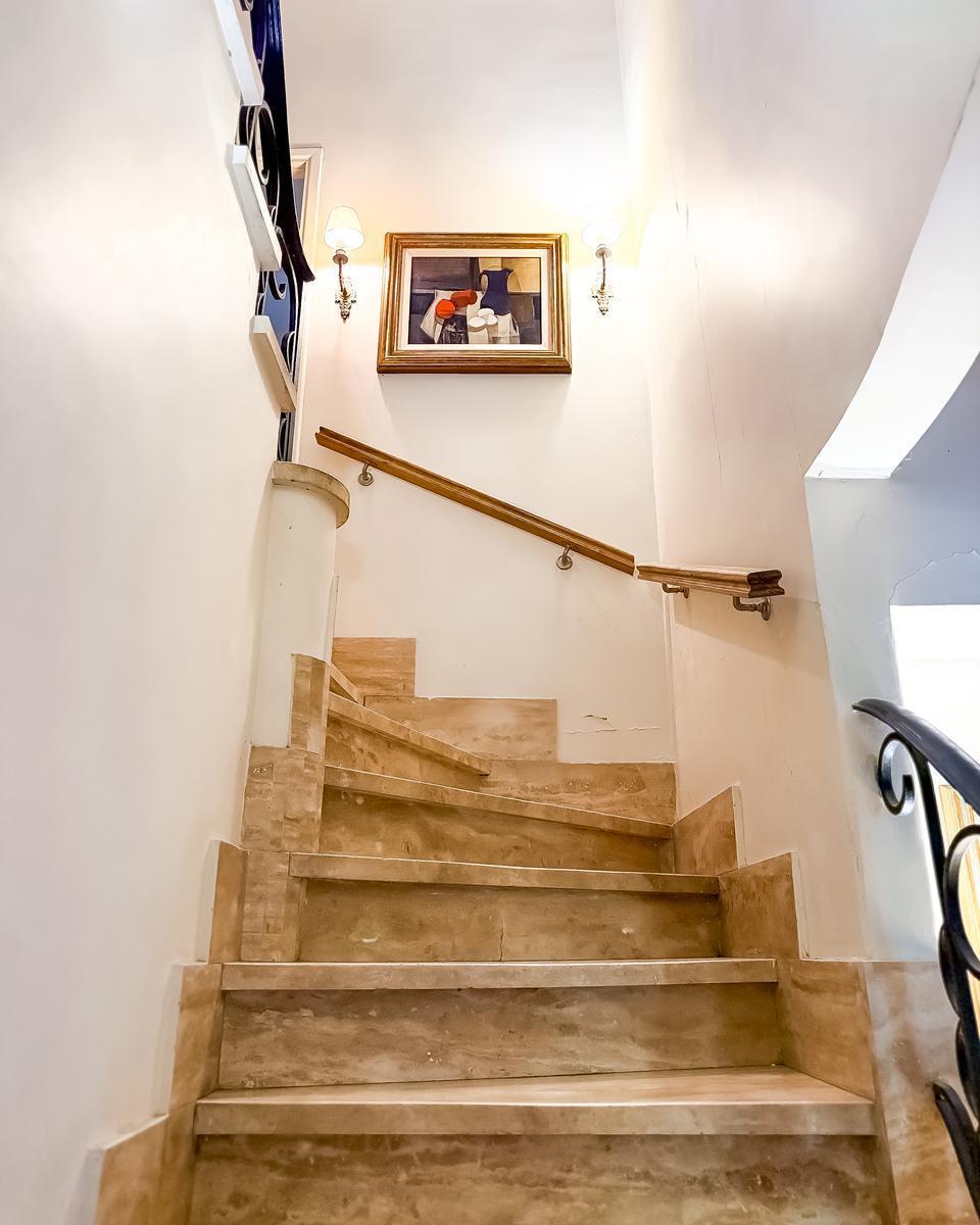 Casa en Venta, 2 Plantas, Jardín y Cochera - Vicente López 5