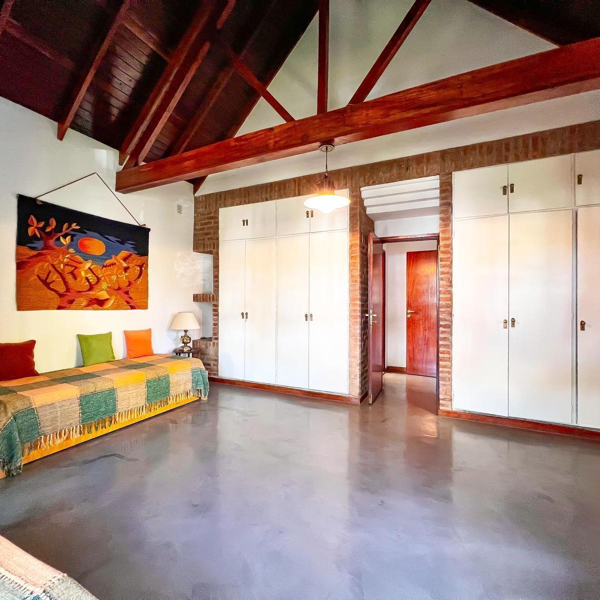 Casa en Vicente López en Venta - 2 Plantas - Espectacular Parque con Pileta, Galería y Quincho! 3