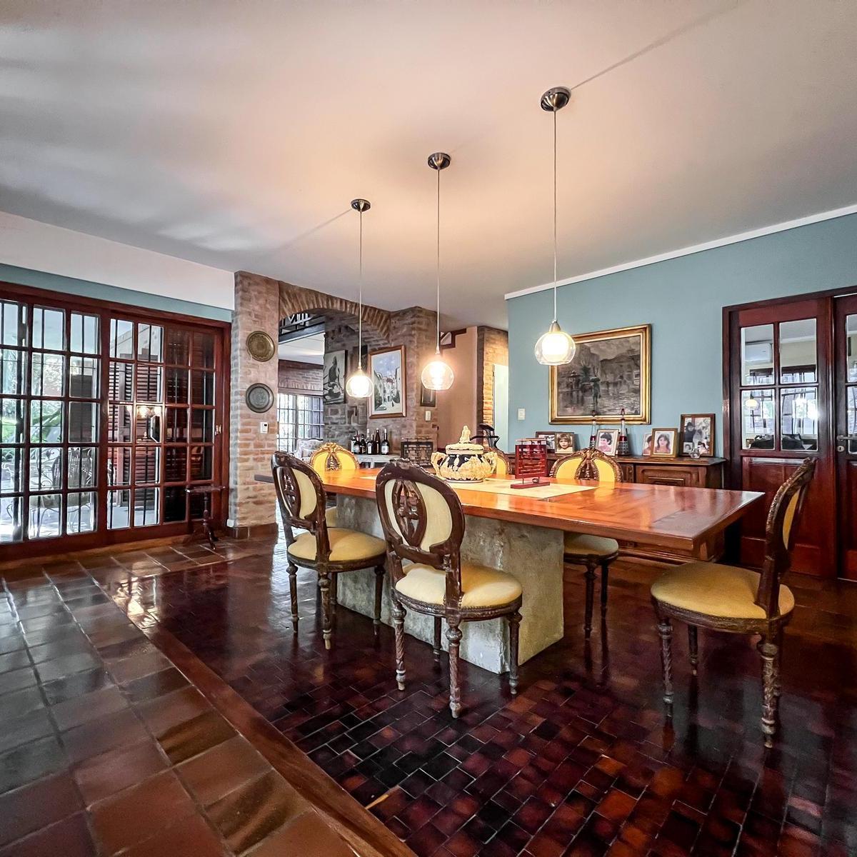 Casa en Vicente López en Venta - 2 Plantas - Espectacular Parque con Pileta, Galería y Quincho! 5