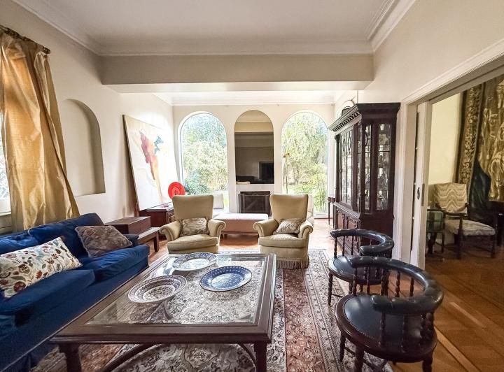 Casa en Venta en Vicente López, 2 Plantas Con Gran Jardín y Pileta 5