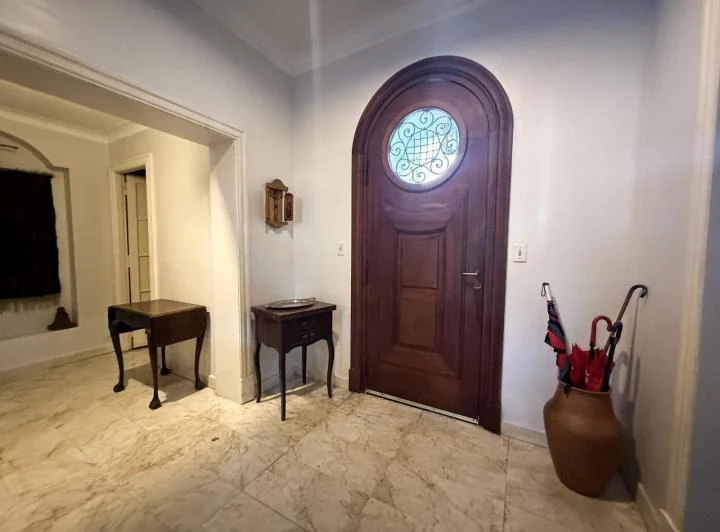 Casa en Venta en Vicente López, 2 Plantas Con Gran Jardín y Pileta 2