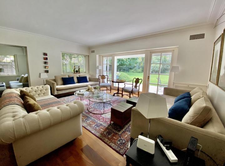 Foto de Espectacular Casa de Estilo Francés en Venta Con Jardín y Pileta - Acassuso, imagen 4