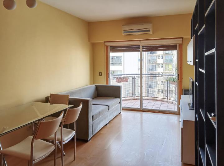 Departamento en Alquiler, 2 Ambientes Con Balcón y Cochera - Vicente López 1