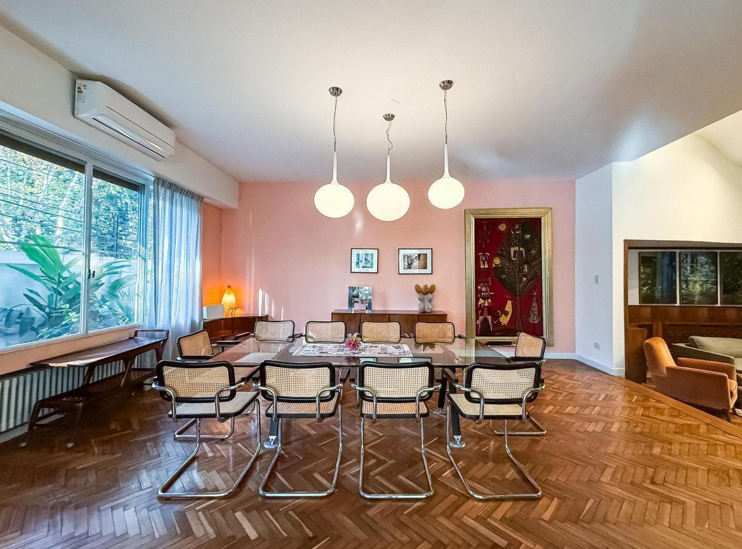Casa en Venta en La Lucila, 2 Plantas, Jardín, Pileta y Cochera