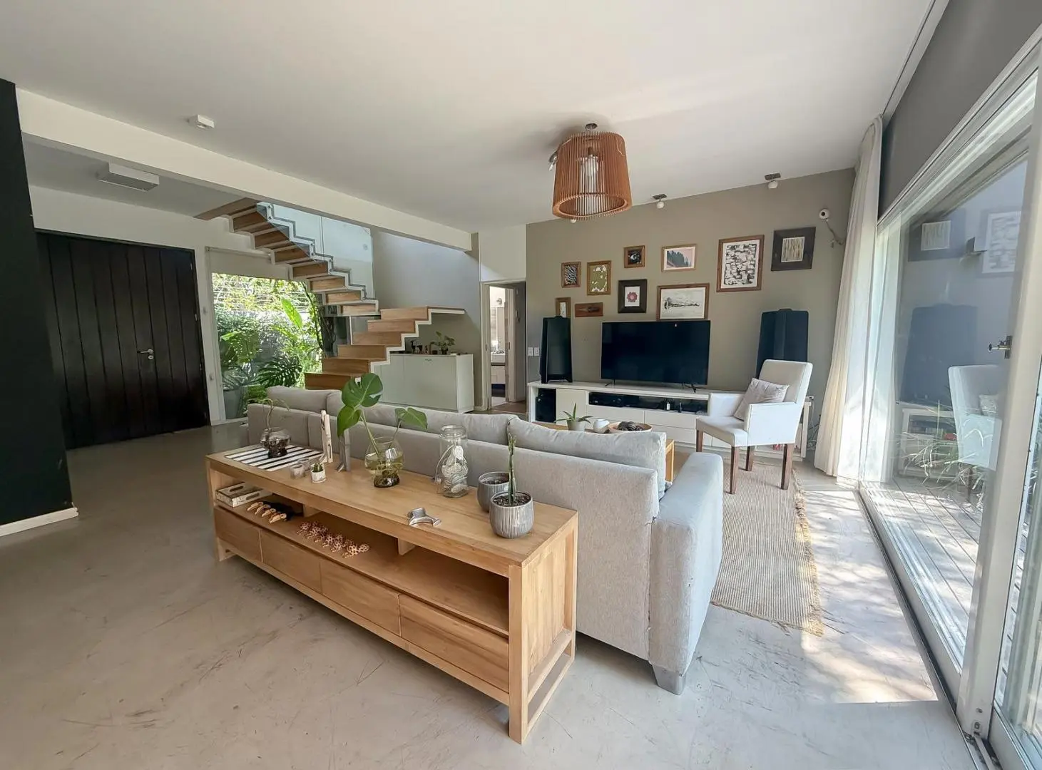 Casa en Venta, 2 Plantas, Con Jardín - Martínez, San Isidro 5