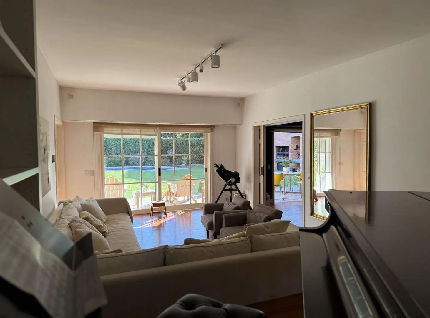 Casa en Alquiler de 2 Plantas, Con Jardín, Pileta y Garage - Martínez, San Isidro 8