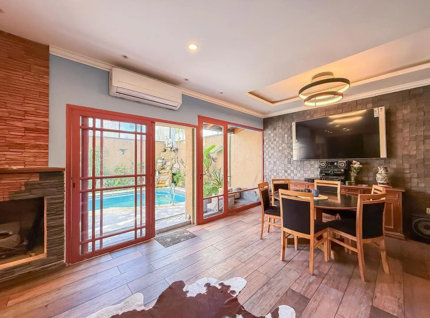 Casa en Venta de 2 Plantas, Con Patio y Pileta - Martínez, San Isidro 2