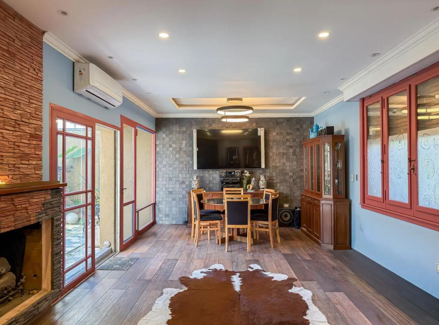 Casa en Venta de 2 Plantas, Con Patio y Pileta - Martínez, San Isidro 4