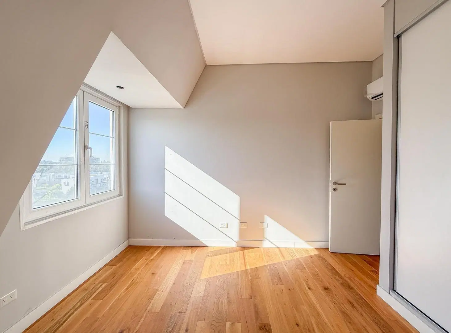 Departamento en Venta de 3 Ambientes, Con Balcón y Cochera - Chateau Del Portal, Nordelta 4
