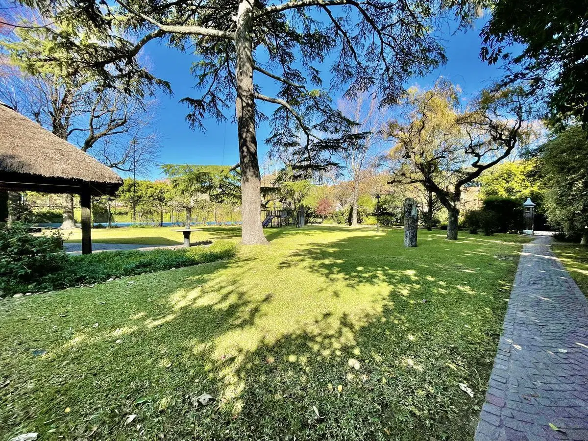 Interesante Lote de 612 m² Ubicado en San Isidro, De Vías /Libertador 4