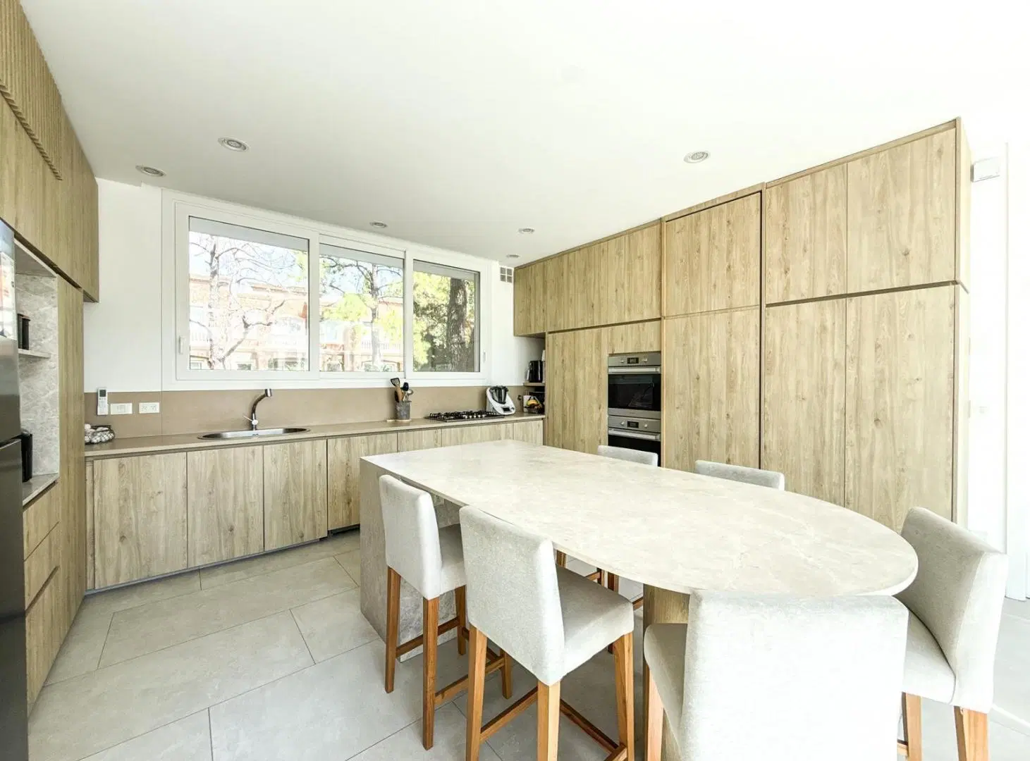 Casa en Venta de 2 Plantas, Con Pileta, Jardín y Parrilla - Mayling Club De Campo, Pilar 3