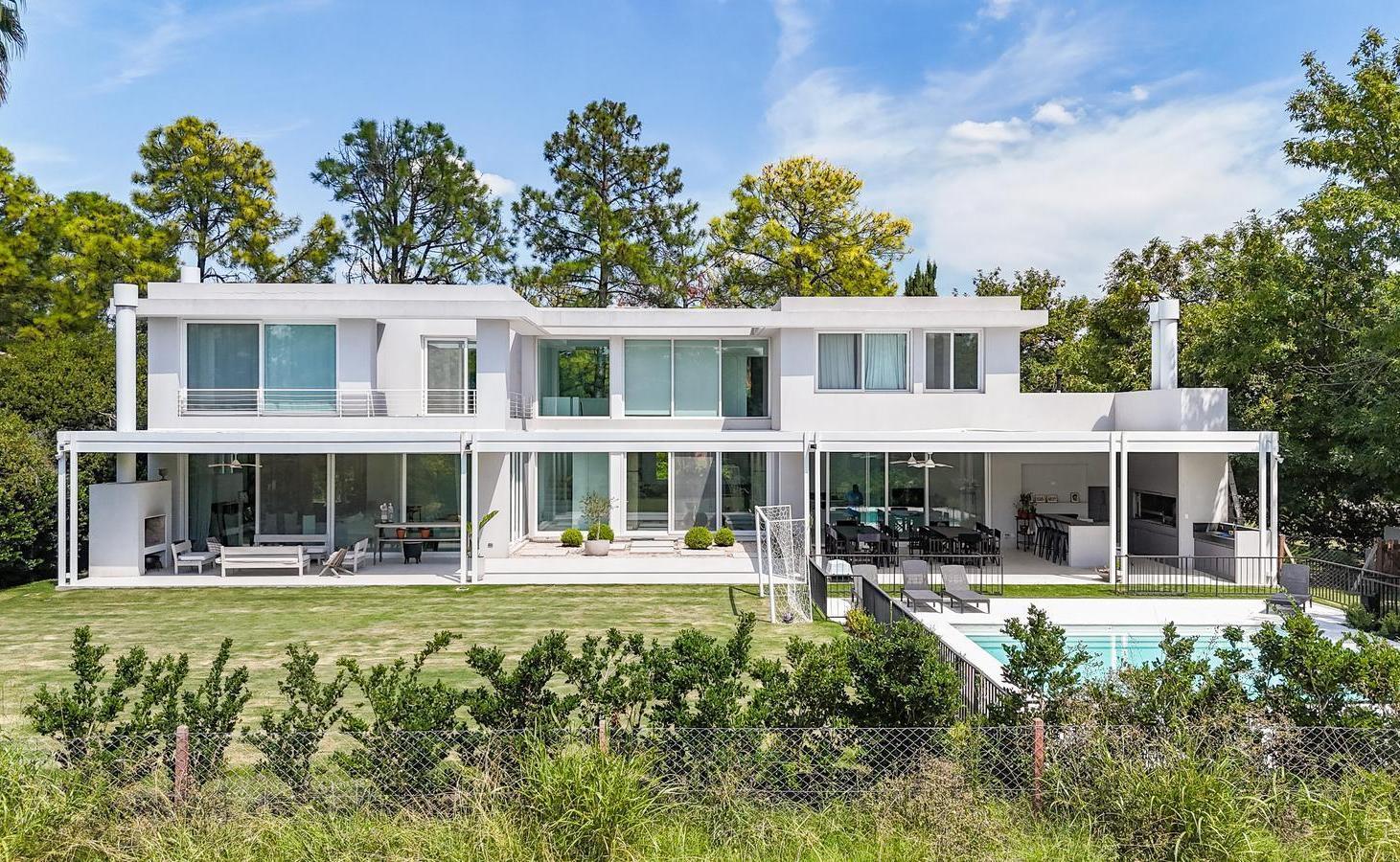 Foto de Casa en Venta de 2 Plantas, Con Pileta, Jardín y Parrilla - Mayling, imagen 4