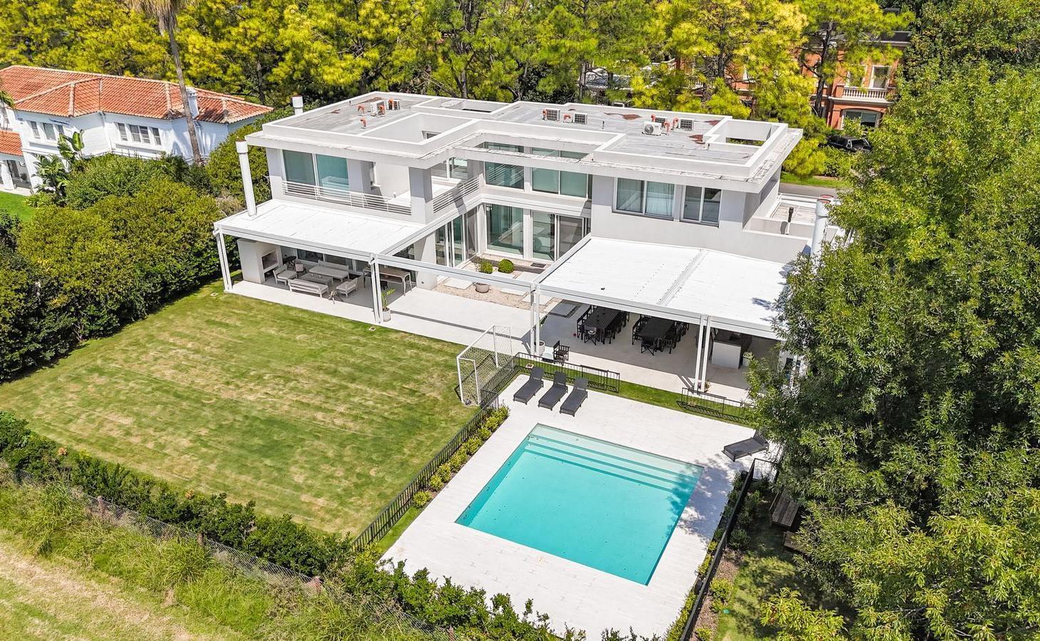 Foto de Casa en Venta de 2 Plantas, Con Pileta, Jardín y Parrilla - Mayling, imagen 4