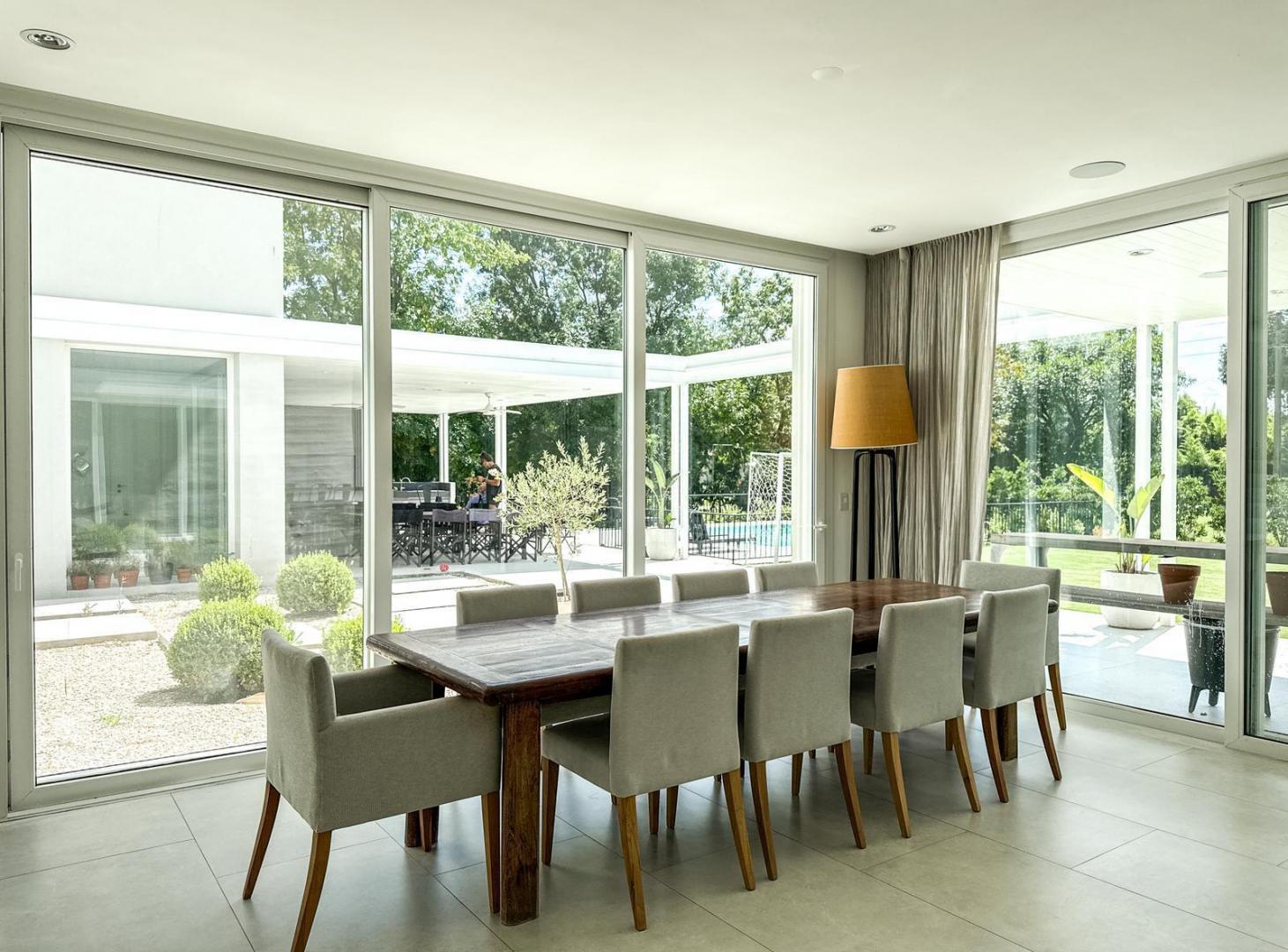 Foto de Casa en Venta de 2 Plantas, Con Pileta, Jardín y Parrilla - Mayling, imagen 5