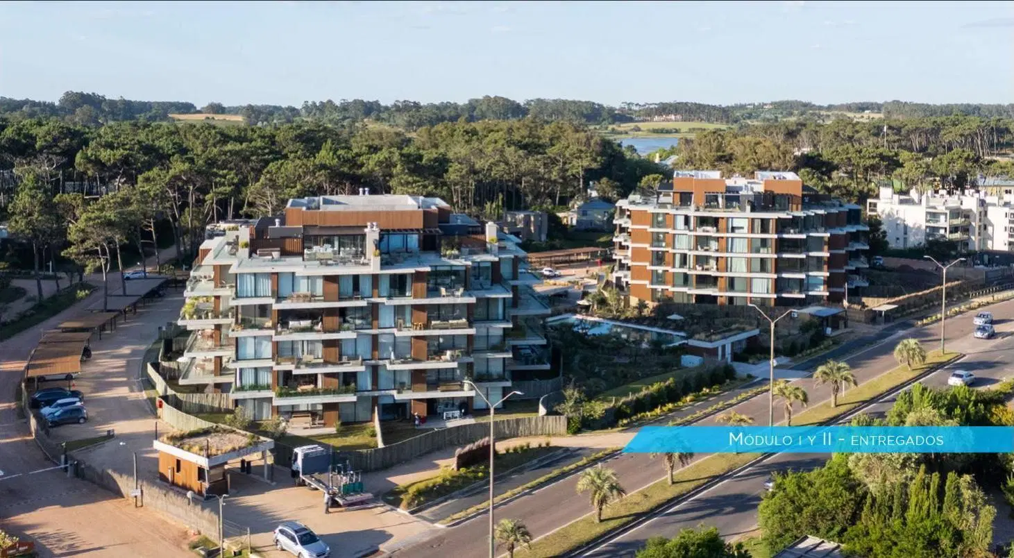 Departamento de 4 Ambientes, Con Balcón y Cochera - Punta del Este, Uruguay 4