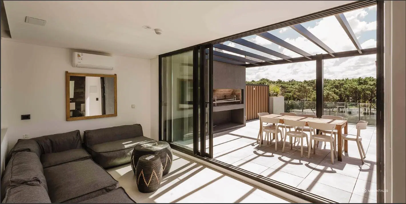Departamento de 3 Ambientes, Con Balcón y Cochera - Punta del Este, Uruguay 4