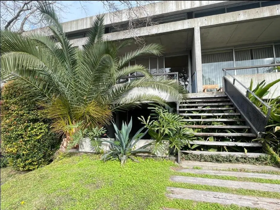 Departamento de 5 Ambientes, Con Jardín y Terraza - Las Lomas-Jockey 2