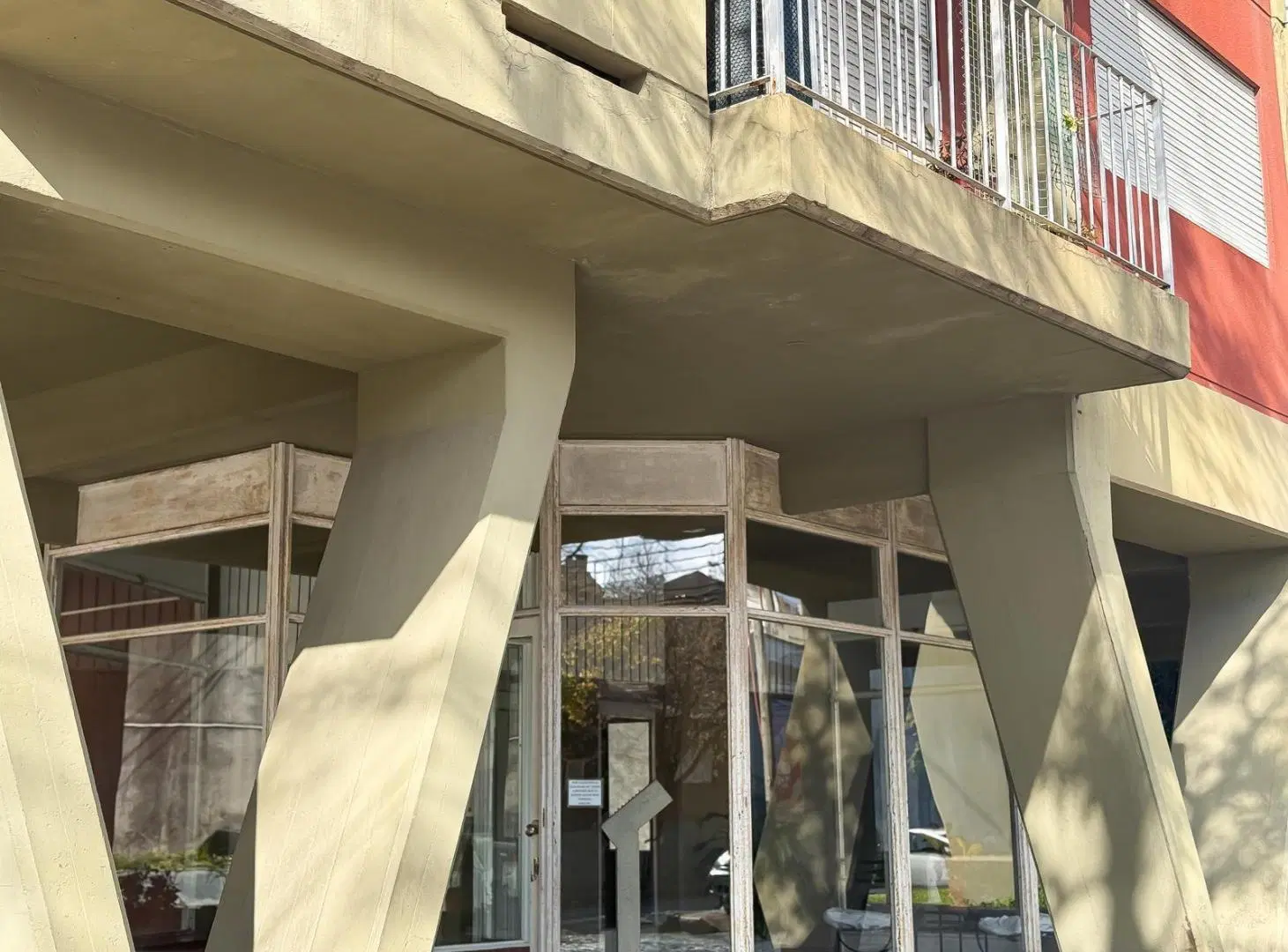 Departamento en Venta, 3 Ambientes, Con Balcón y Cochera - San Isidro 2