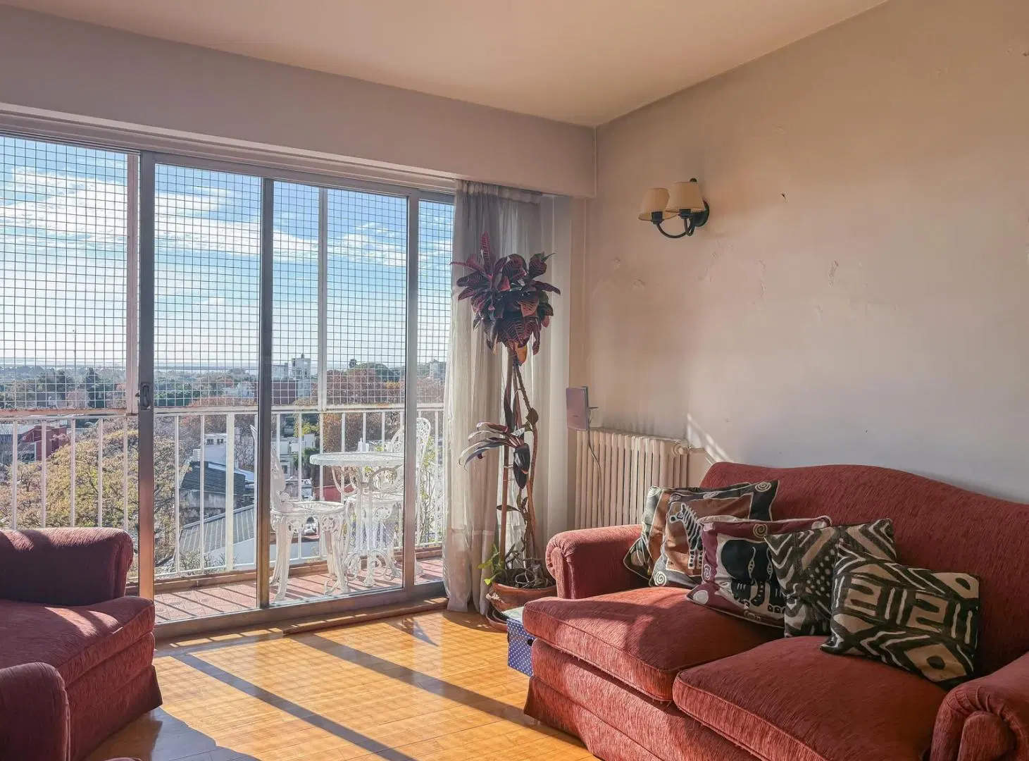 Departamento en Venta, 3 Ambientes, Con Balcón y Cochera - San Isidro 4