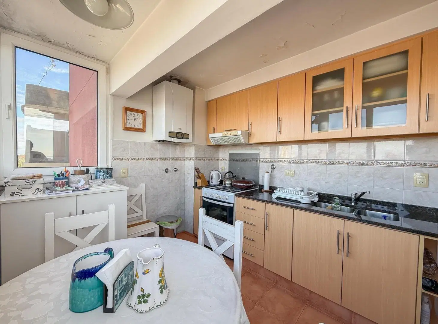 Departamento en Venta, 3 Ambientes, Con Balcón y Cochera - San Isidro 2