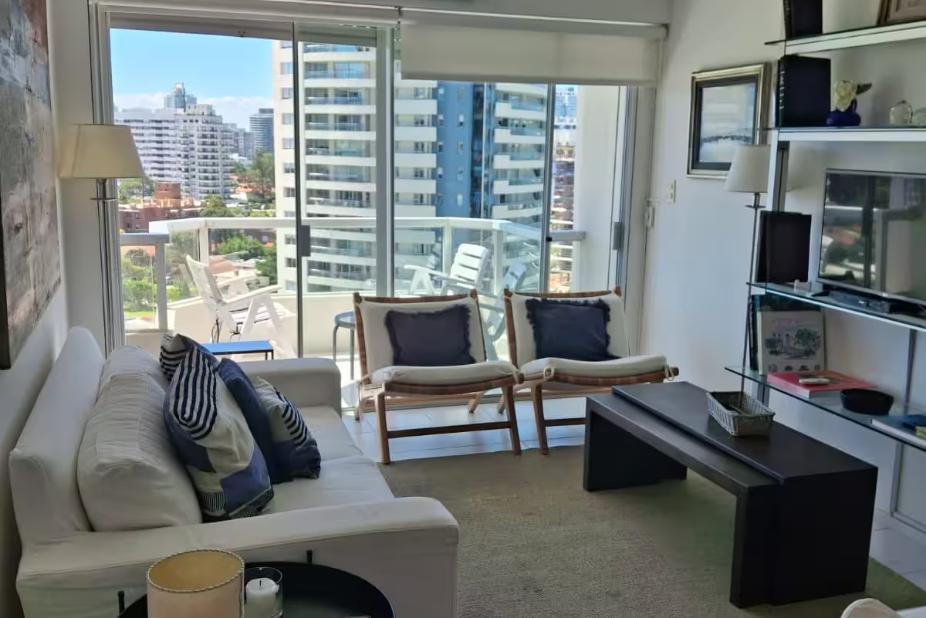 Foto de Departamento en Venta, 3 Ambientes, Con Balcón y Cochera - Punta del, imagen 2