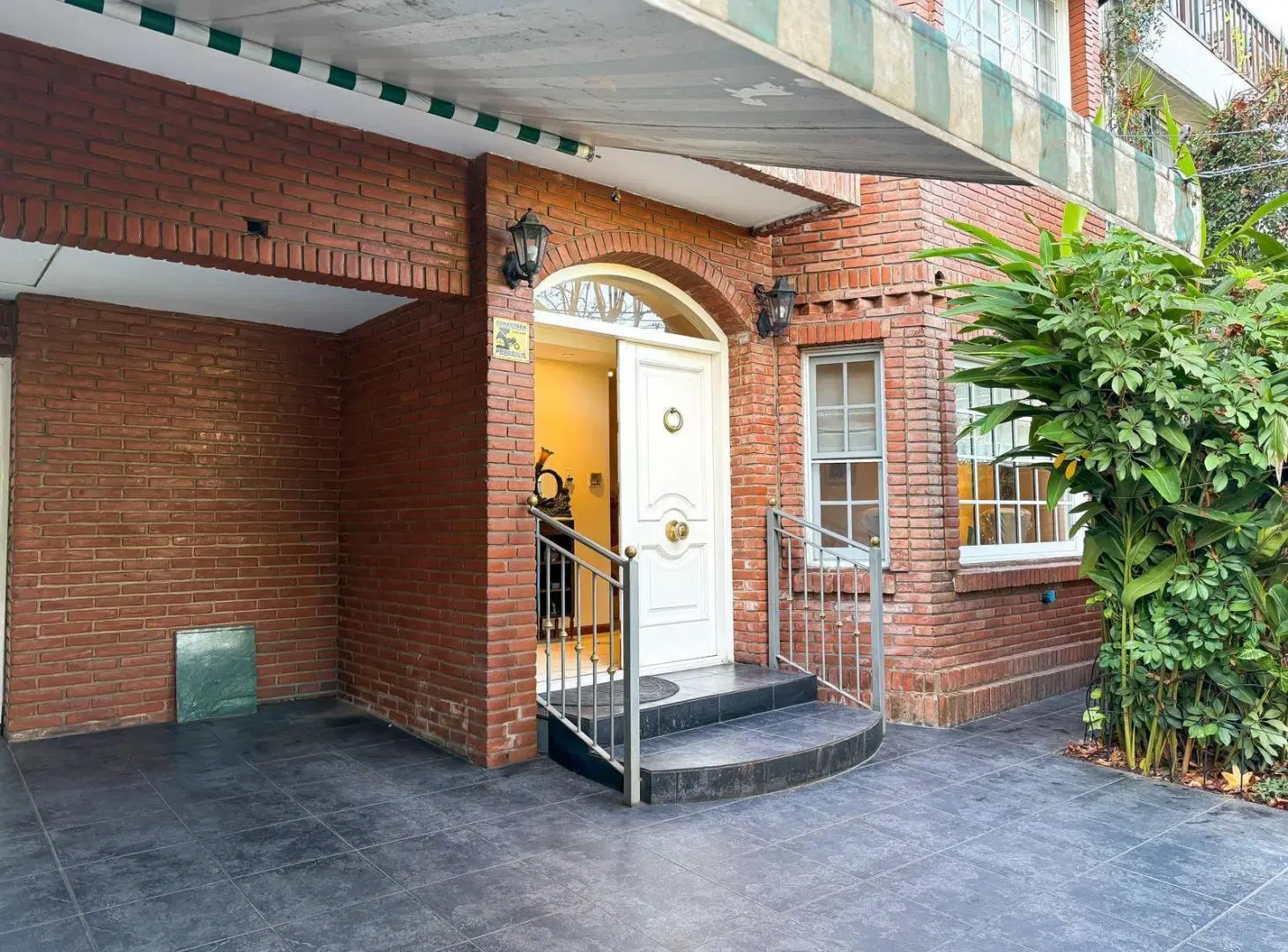 Casa en Venta, Con Jardín, Pileta y Cochera - La Lucila, Vicente López 4