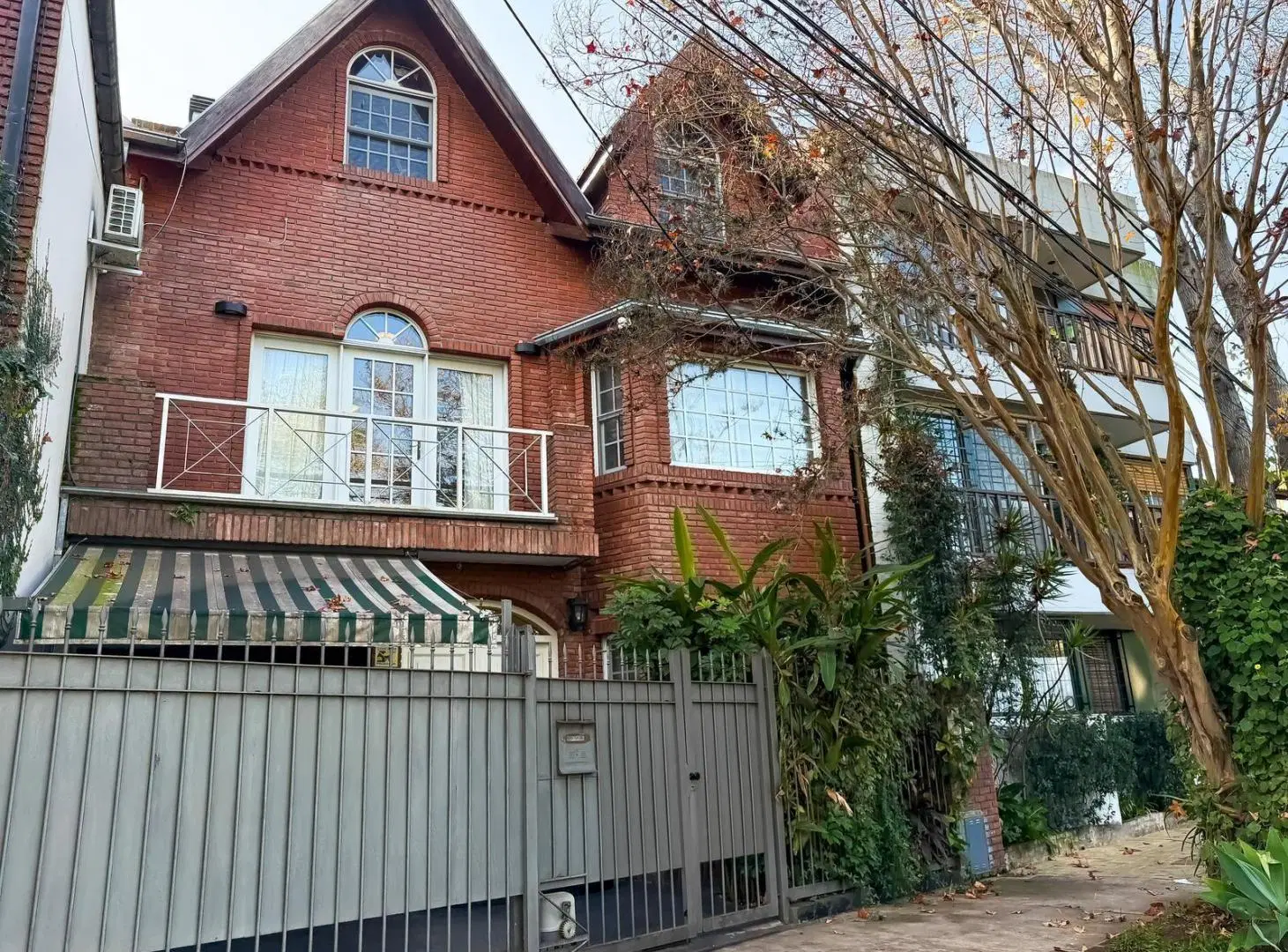 Casa en Venta, Con Jardín, Pileta y Cochera - La Lucila, Vicente López 3