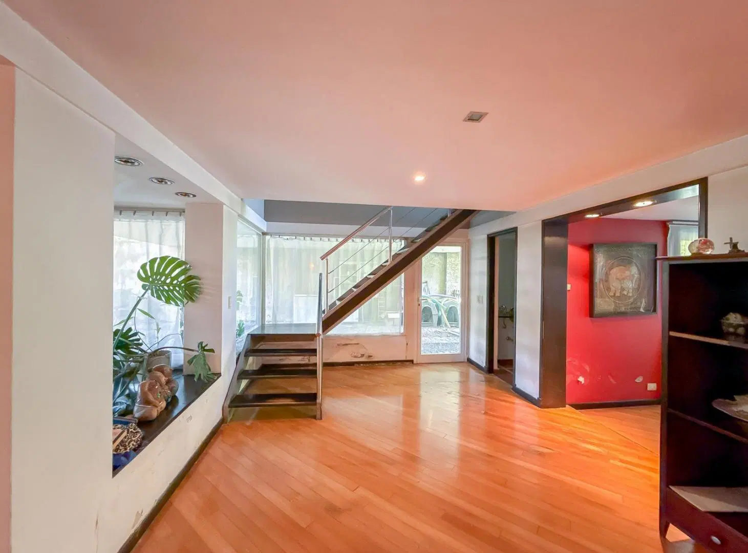 Casa en Venta, 3 Plantas, Con Jardín y Pileta - Martínez 2