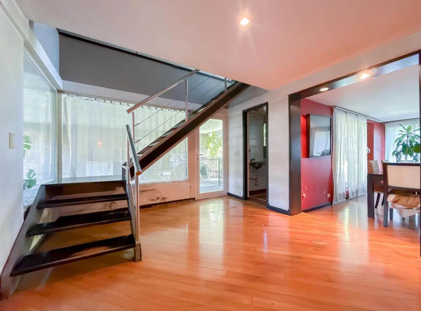Casa en Venta, 3 Plantas, Con Jardín y Pileta - Martínez 3