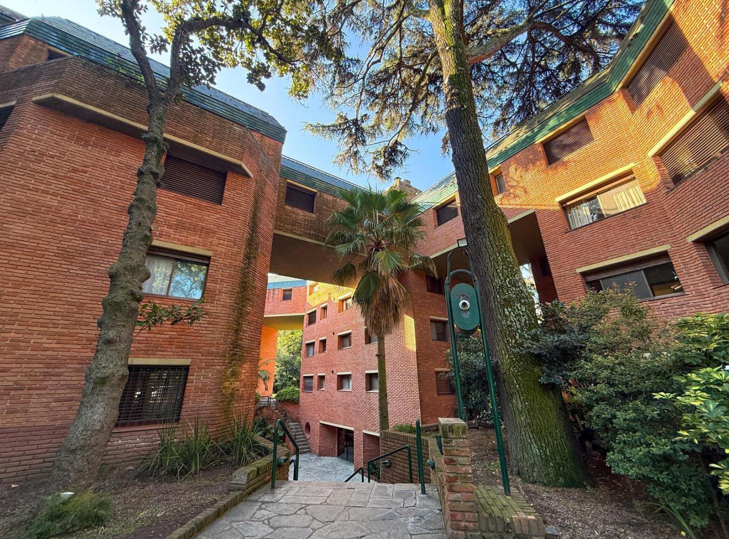 Departamento en Venta, Con Balcón y 3 Cocheras - Los Cedros, Acassuso