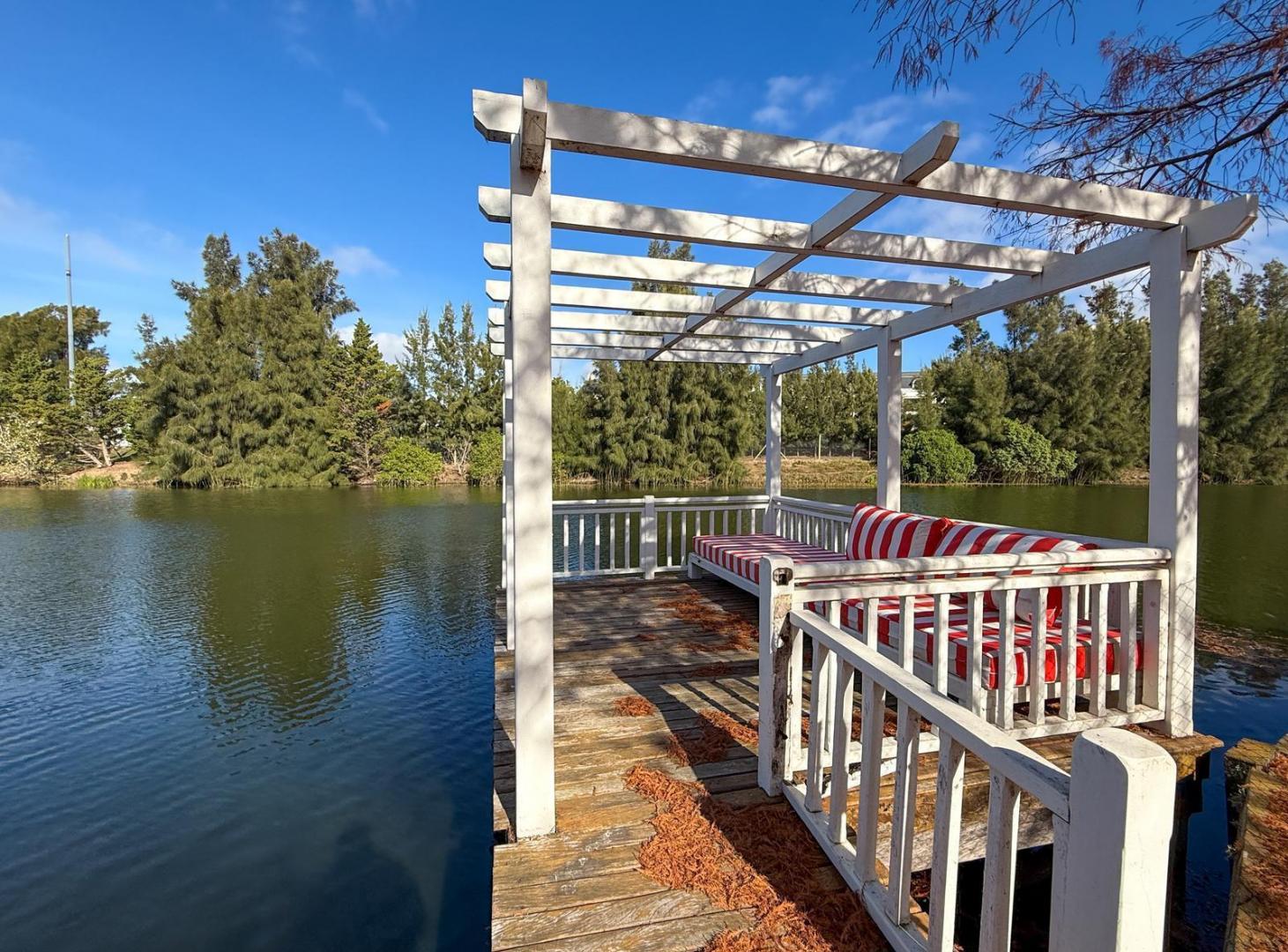 Casa en Venta, Con Jardín, Pileta y Cochera para 7 autos - La Isla, Nordelta
