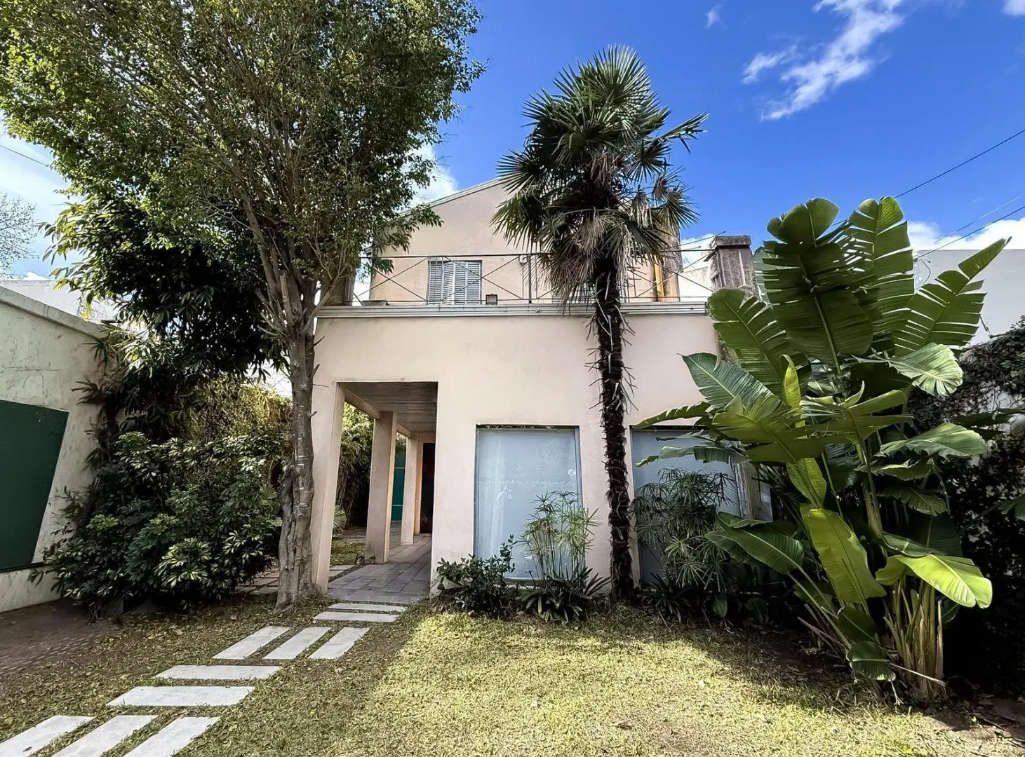Casa en Venta de 2 Plantas Con Jardín y Cochera en Florida, Vicente López 5